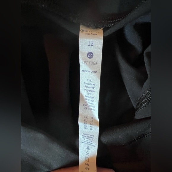 CRZ YOGA Black Biker Shorts Women’s Size 12 - Picture 6 of 6